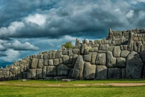 Massive stone walls of Sacsayhuamán, impressive Inca architecture in Cusco, Peru